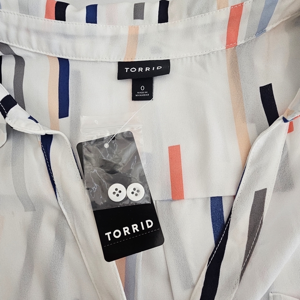 Torrid Madison Sleeveless Georgette Button-Front Blouse Abstract Stripe Size 12 - Picture 12 of 13